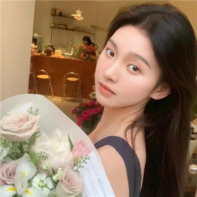 她比烟花寂寞